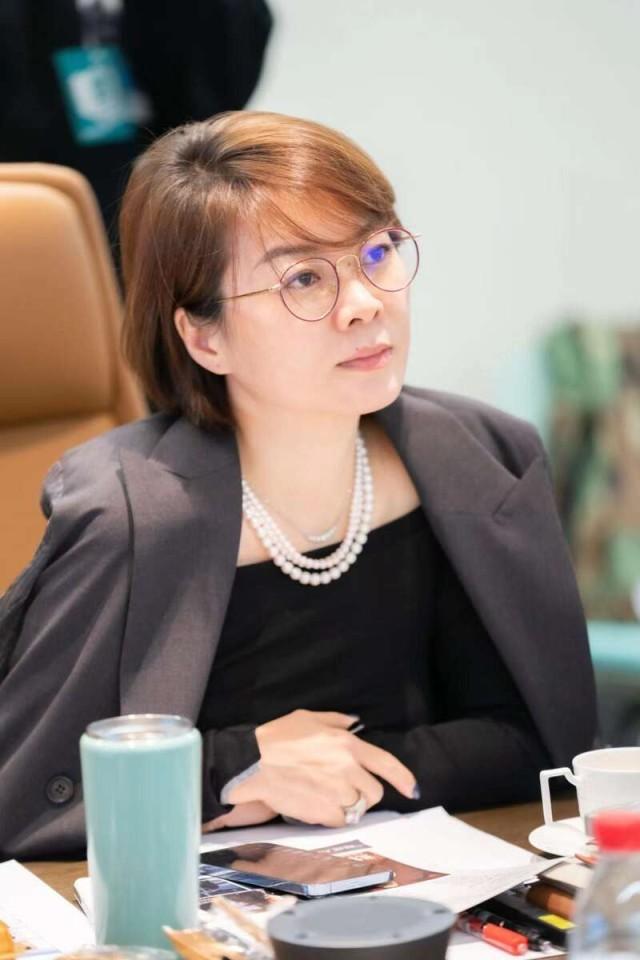 杨晓培《好事成双》：情感废墟上女性如何重新建构自我？