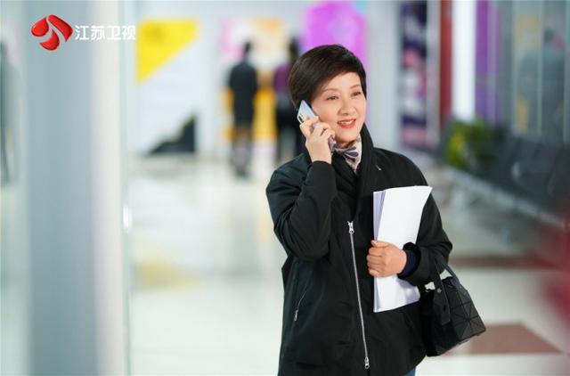 江苏卫视《我的助理不简单》将于10月14日开播，王子文和邓婕携手成为忘年交。