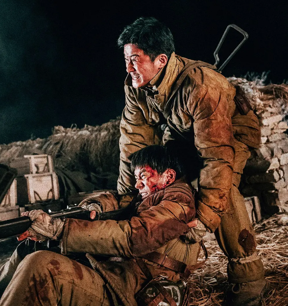 唐探3和李焕英两部电影占据了中国电影日票房榜前十名的六个名额，《战狼2》则未能入选